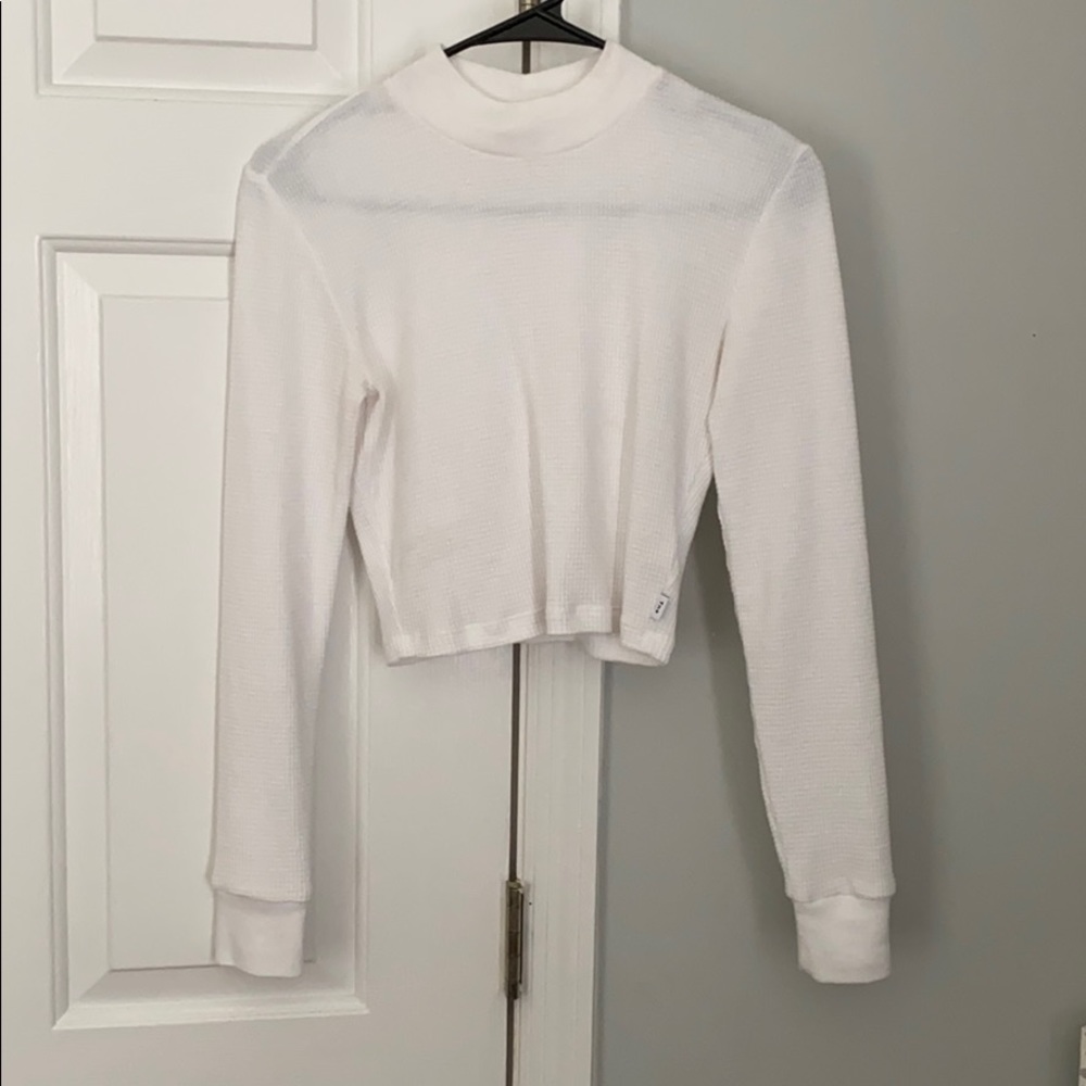 Aritzia TNA Crop Top